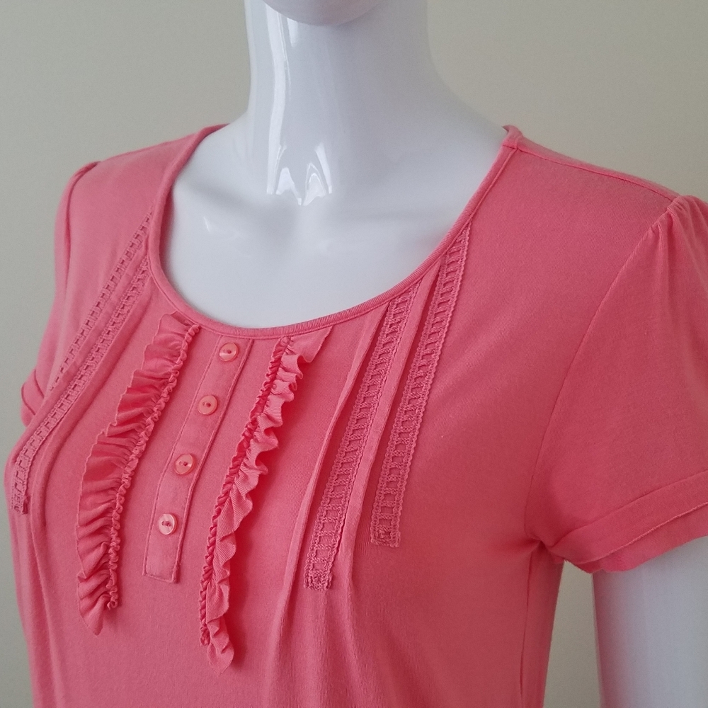 Ivy Crew Pink Ruffle Front Knit Top Crochet Accent Short Sleeve Size S - Picture 5 of 12